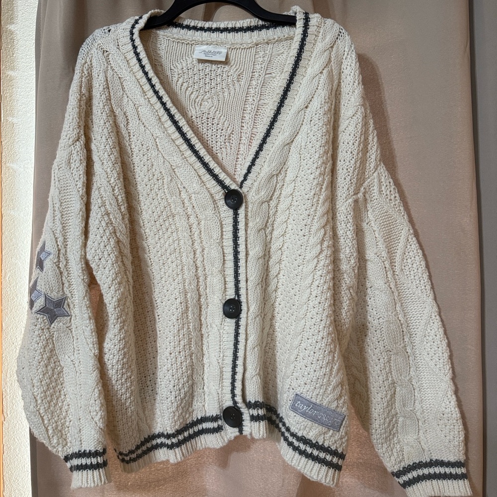 Taylor Swift Folklore Cardigan M/L – Authentic, Like New